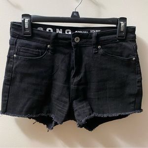 S.O.N.G. Curvy High Rise Black Denim Shorts size 7 / 28